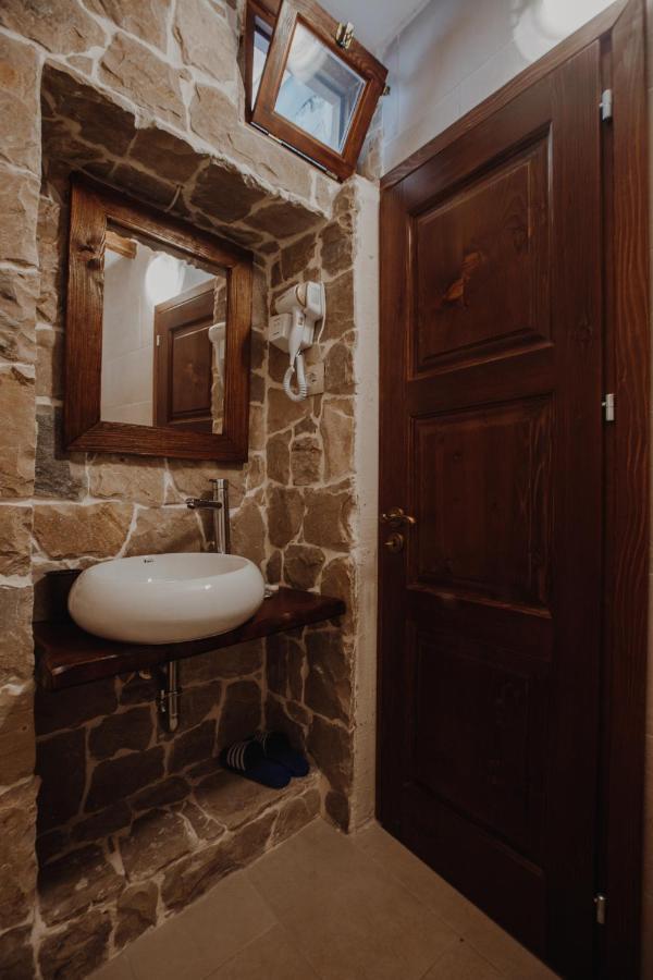 Tradita E Beratit Exterior foto